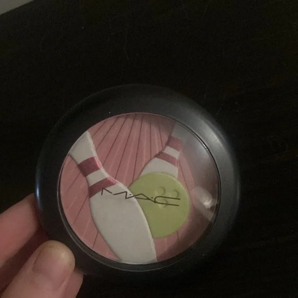 Mac Trophy - Picture 2 of 3